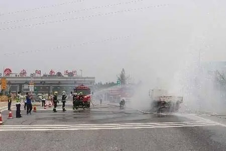 黑龙江绥化高速救援服务送油 公路救援汽车|汽车救援检测