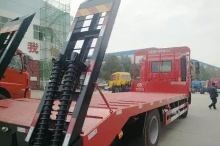 道路救援24小时救援拖车辽西高速-陷车拖车-流动打气